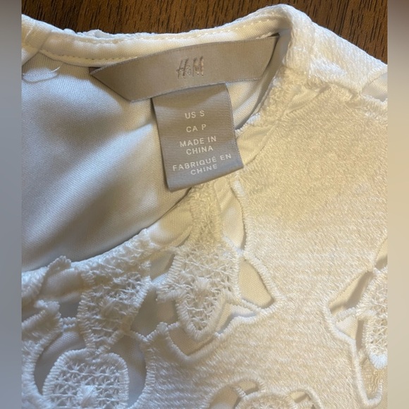 H&M White Sleeveless Embellished Blouse - Picture 9 of 10